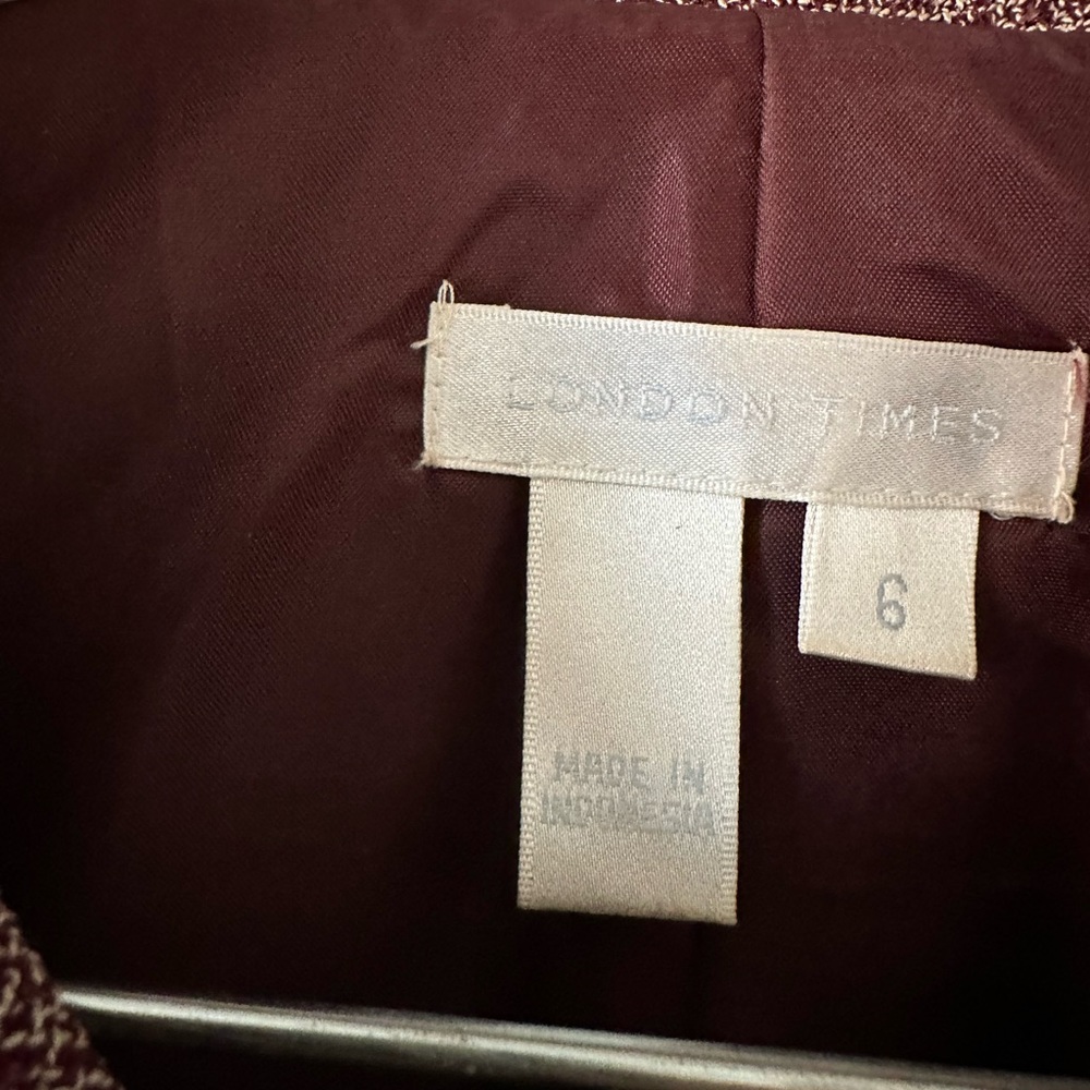 London Times size 6 jacket/skirt suit